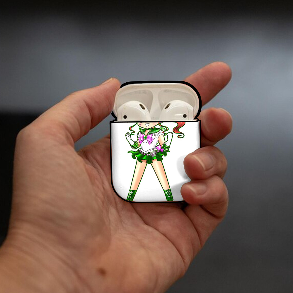 美少女戦士セーラームーン 木野 まこと きの まこと Sailor Moon Kino Makoto （セーラージュピター；Sailor Jupiter） AirPods 第2世代保護ケース ハードシェル ブラック 耐衝撃・防指紋・カラビナ付き