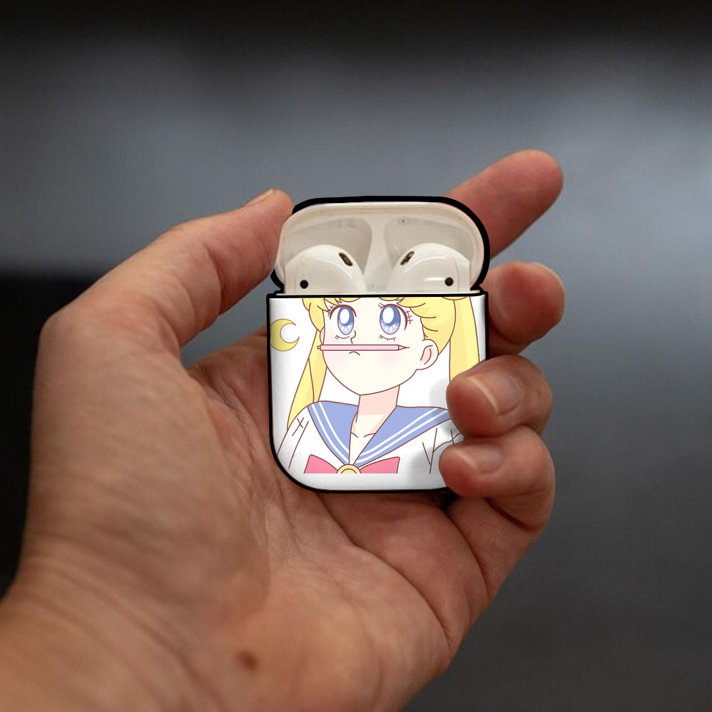 美少女戦士セーラームーン 愛野 美奈子 あいの みなこ Sailor Moon Aino Minako AirPods 第2世代保護ケース ハードシェル ブラック 耐衝撃・防指紋・カラビナ付き