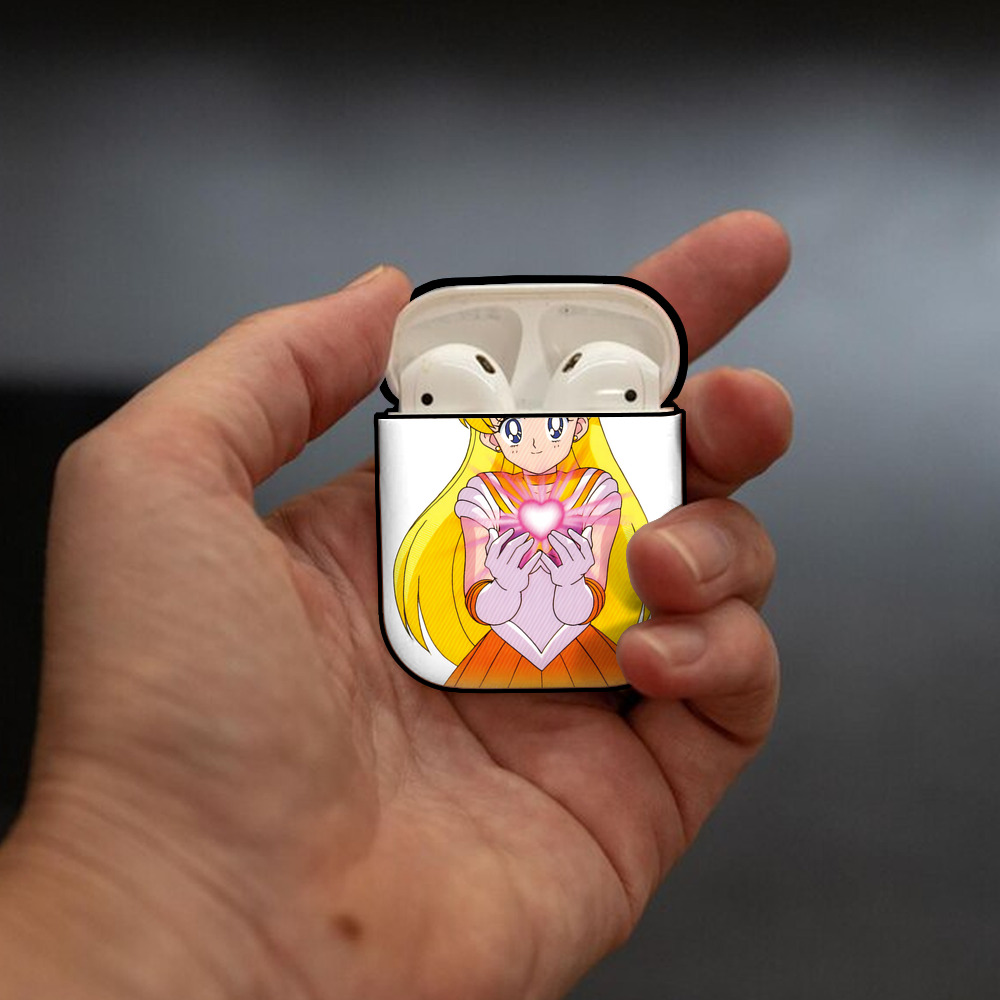 美少女戦士セーラームーン 愛野 美奈子 あいの みなこ Sailor Moon Aino Minako AirPods 第2世代保護ケース ハードシェル ブラック 耐衝撃・防指紋・カラビナ付き