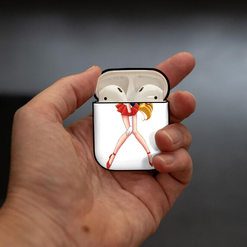 美少女戦士セーラームーン 愛野 美奈子 あいの みなこ Sailor Moon Aino Minako AirPods 第2世代保護ケース ハードシェル ブラック 耐衝撃・防指紋・カラビナ付き
