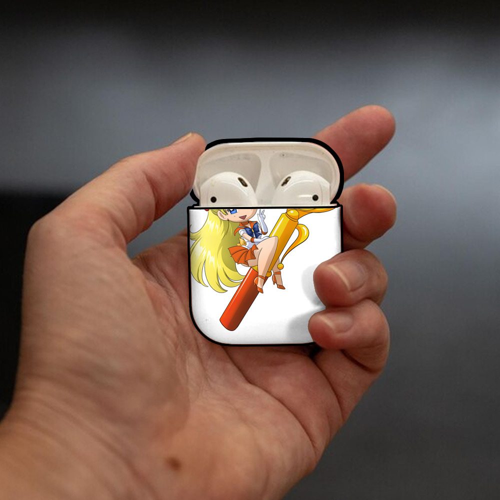 美少女戦士セーラームーン 愛野 美奈子 あいの みなこ Sailor Moon Aino Minako AirPods 第2世代保護ケース ハードシェル ブラック 耐衝撃・防指紋・カラビナ付き