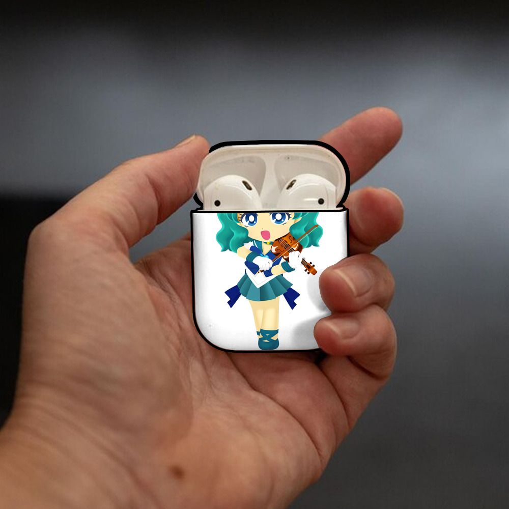 美少女戦士セーラームーン 海王 みちる（かいおう みちる） Sailor Moon Kaiou Michiru AirPods 第2世代保護ケース ハードシェル ブラック 耐衝撃・防指紋・カラビナ付き