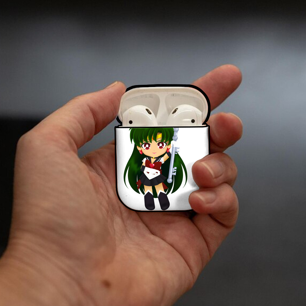美少女戦士セーラームーン 冥王せつな Sailor Moon Meiou Setsuna AirPods 第2世代保護ケース ハードシェル ブラック 耐衝撃・防指紋・カラビナ付き