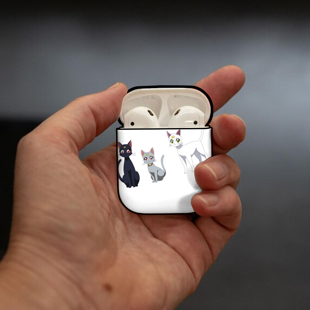 美少女戦士セーラームーン Sailor Moon AirPods 第2世代保護ケース ハードシェル ブラック 耐衝撃・防指紋・カラビナ付き